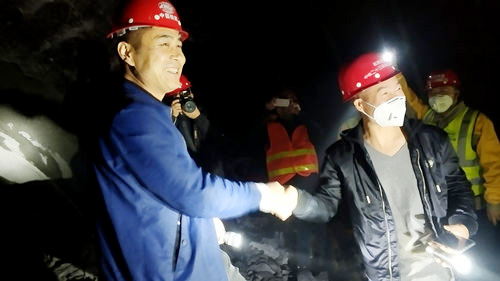 施工捷報(bào)：泰安市圣恒路橋又有兩座隧道順利貫通