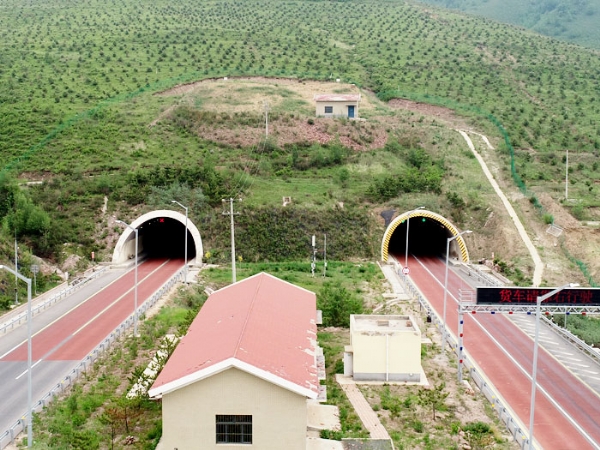 張承高速承德段三道泉子隧道